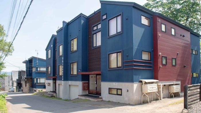 Shinsetsu exterior in summer