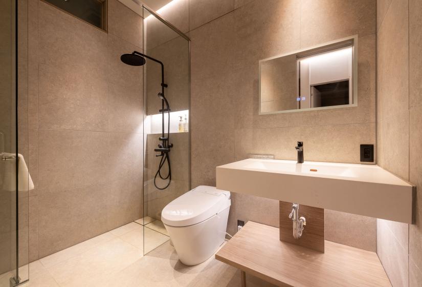 A floating basin